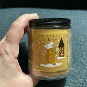 Gingerbread bakery candle